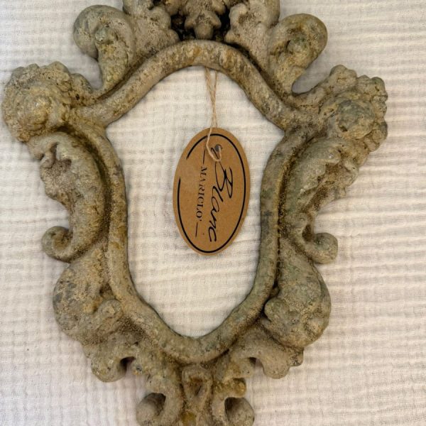 CORNICE IN RESINA DA PARETE